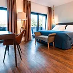 Hills Отель 4*